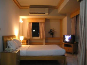 bedandaircon.jpg